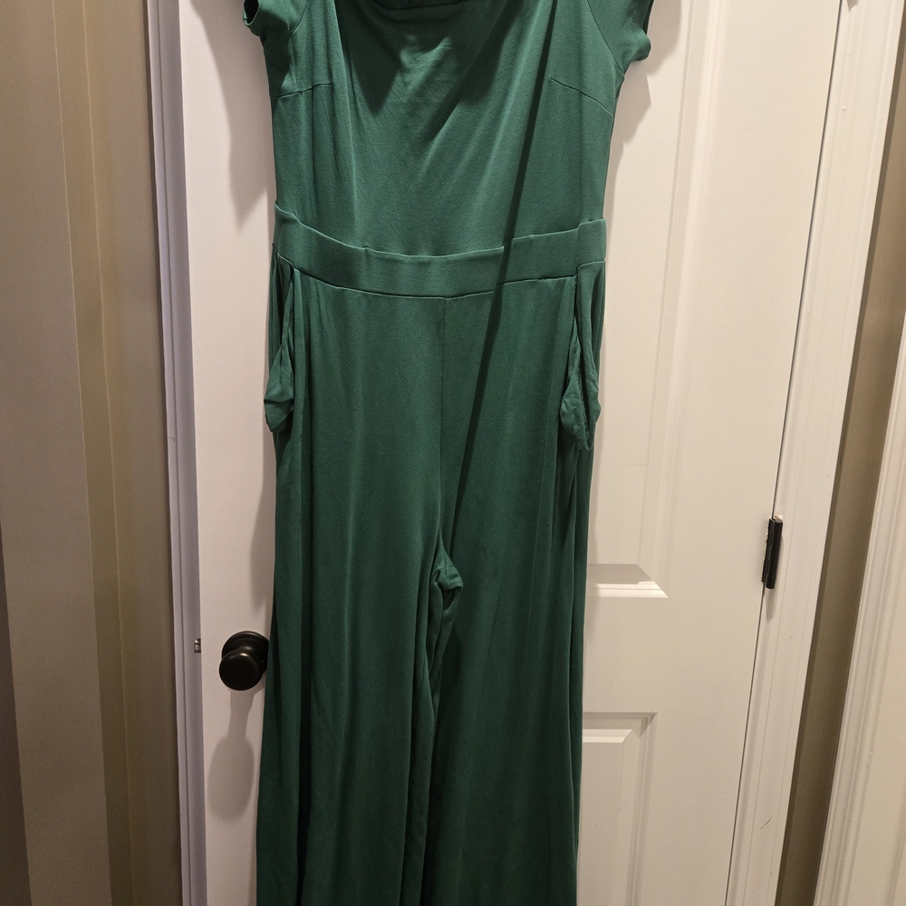 Green Jumpsuit with Short Sleeves